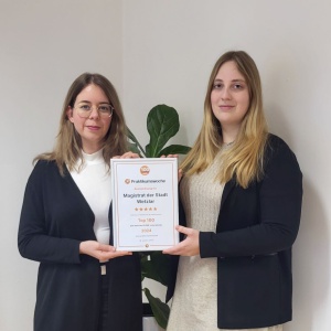 Ausbildungsteam mit Urkunde