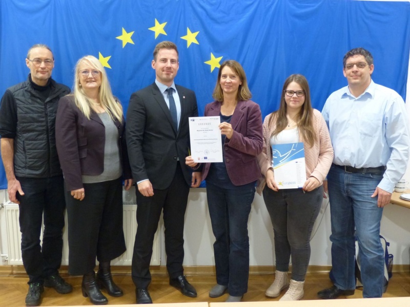 wollen die grenzüberschreitende Mobilität fördern: v. l.: Uwe Zacharias, Jutta Alberti (beide Arbeit und Bildung e. V.), Christian Lemmer (RP Gießen), Petra Kaiser, Clarissa Georg & Björn Kelschenbach (Stadt Wetzlar)